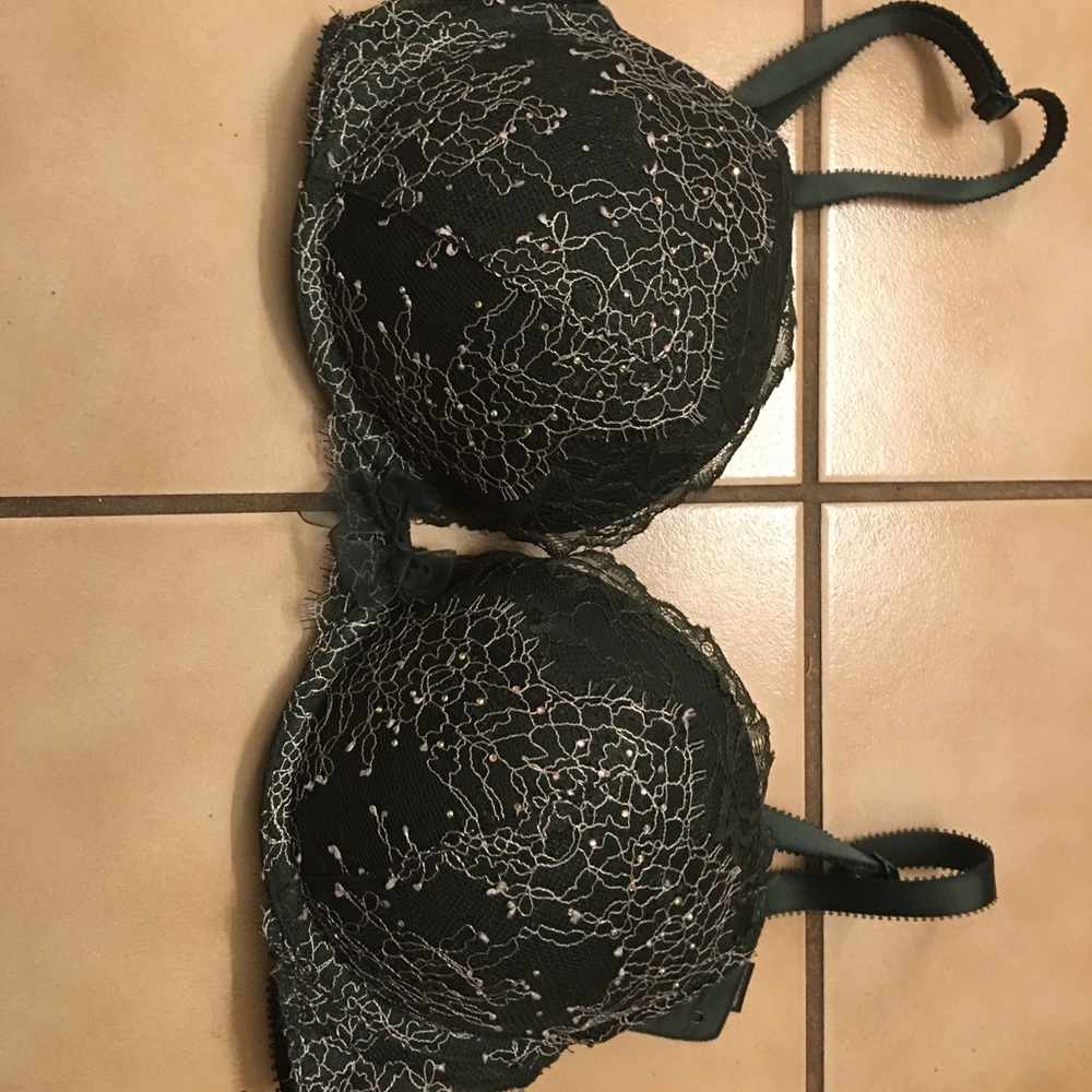 Victoria secret bra 34D